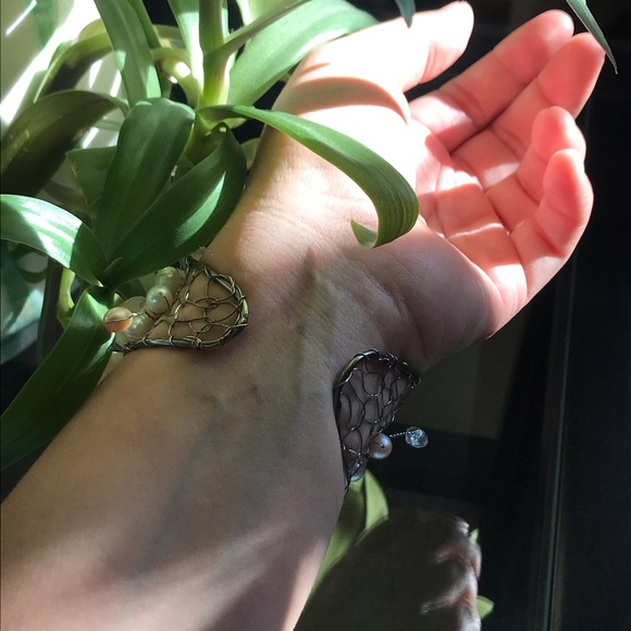 Anthropologie flowers bracelet cuff with pearls - Picture 5 of 12